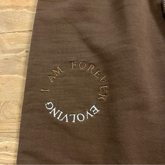 Mayfair the Label i am evolving flared sweatpants - Picture 4 of 6